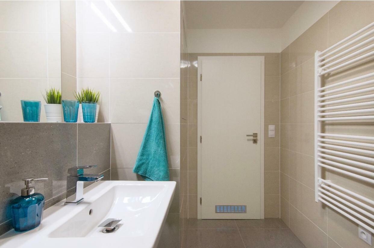 Free Parking In Garage Karolina Plazza, New Cosy Studio With All You Need Prague Extérieur photo